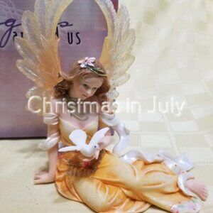 Munro Enterprises 2004 Angels Around Us PEACE Angel Dove Figurine #AA905 in box